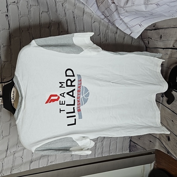 Adidas Logo T-Shirt Team Lillard NWT Size Large - Picture 2 of 6